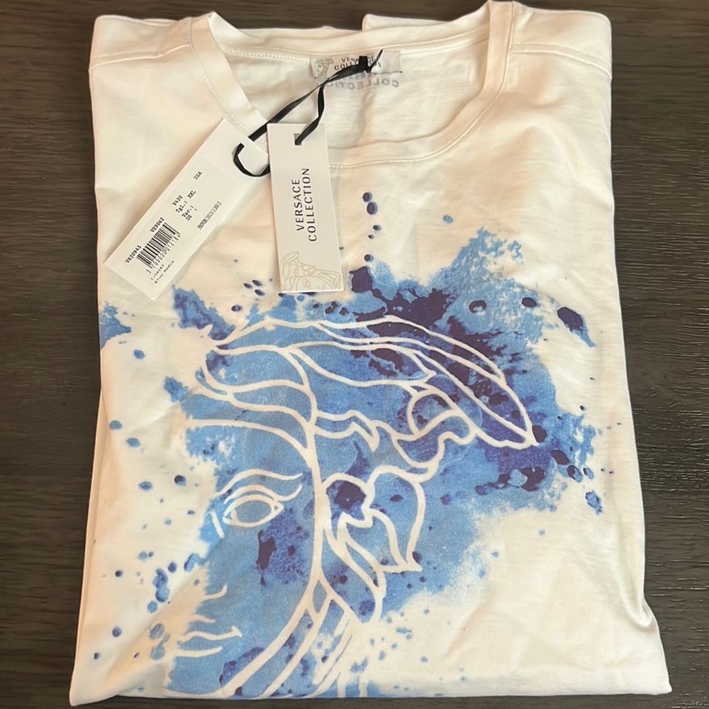 New Versace t-shirt for sale size XXL.